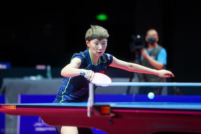 近冠军却屡 近冠军却屡